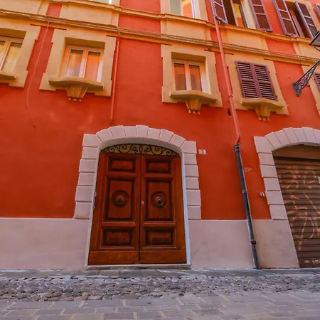 Della Accademia Modène