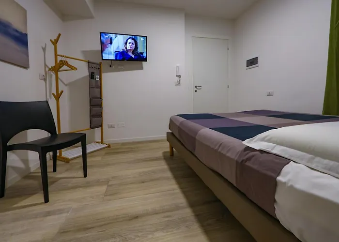 Della Accademia * Modena