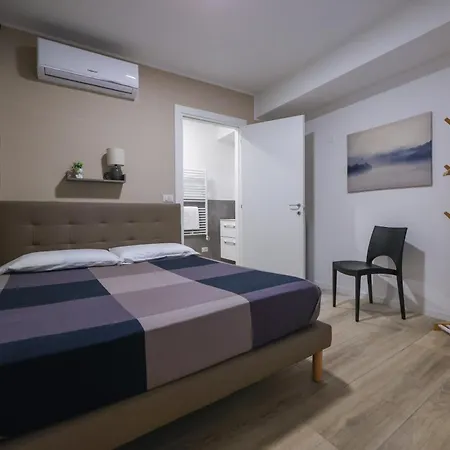 Della Accademia * Modena