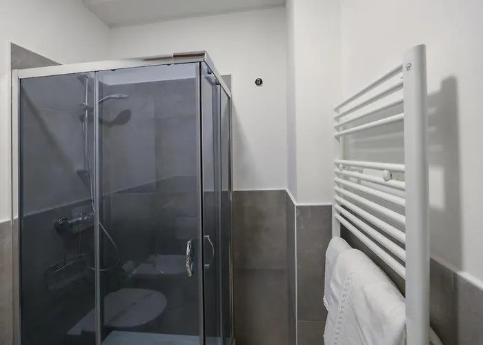 Della Accademia * Módena