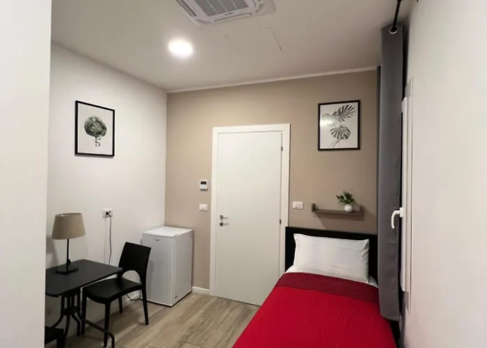 Della Accademia * Módena